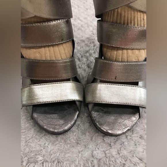 BCBG Gray Snakeskin Stretchy Strap Heels 
5” Heel
Size 7.5 
No Shoebox - Picture 11 of 11